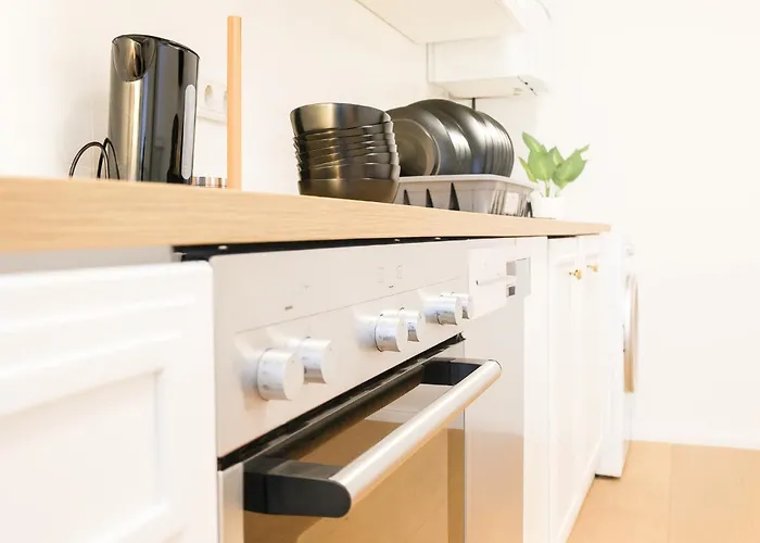 Spacious With Free Parking Apartment